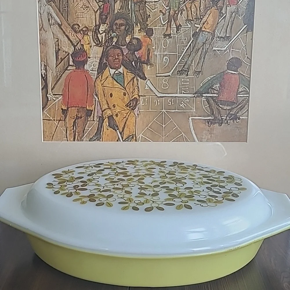 VINTAGE PYREX VERDE OLIVE CASSEROLE DISH 1.5 QUART - Picture 1 of 4